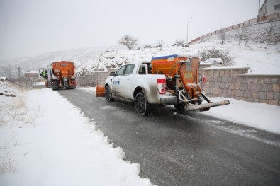 Melikgazi Belediyesi'nden Karla Mücadele Mesaisi