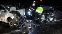 Mersin'de 2 Otomobil Kafa Kafaya Çarpıştı Açıklaması 3 Yaralı