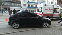 Yaya Geçidinde Otomobilin Çarptığı 2 Kadın Yaralandı