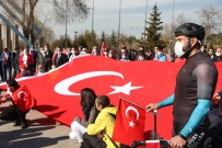 Anıtkabir'de Dalgalanan Bayrak Mehmet Akif Ersoy'un Evinde