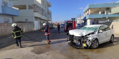 Mardin'de Otomobil İle Motosiklet Çarpıştı Açıklaması 2 Yaralı