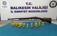 Balıkesir'de Polis 2 Aranan Şahsı Yakaladı Haberi