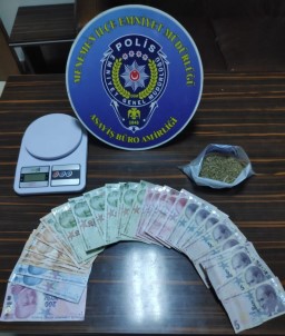 İzmir'de Uyuşturucu Tacirlerine Darbe Açıklaması 3 Gözaltı