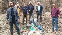 Duyarlı Vatandaşlar Piknik Alanında Çöp Topladı Haberi