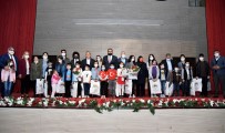 İstiklal Marşı Güzel Okuma Yarışmasında Dereceye Girenlere Ödülleri Verildi Haberi