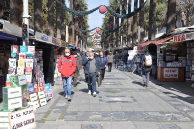 İzmir'de Kitap Hırsızları Sevgi Yolu'na Dadandı