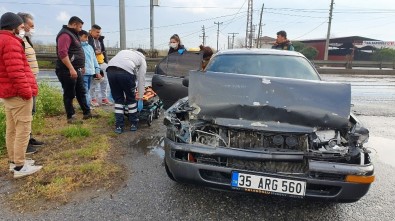 Nazilli'de Otomobil Kamyonete Çarptı Açıklaması 1 Yaralı