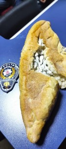Polisler Bile Şaşırdı Açıklaması Ekmek Arasına Uyuşturucu Gizlediler