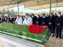 Başkan Akay'ın Eşi Son Yolculuğuna Uğurlandı