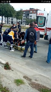 Burhaniye'de Motosiklet Kazasında İki Kişi Yaralandı