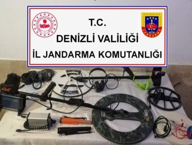 Çivril'de 1939 Adet Tarihi Eser Ele Geçirdi