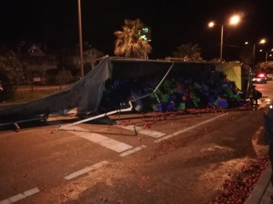 Domates Yüklü Tır Devrildi Açıklaması 1 Yaralı