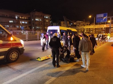 Otomobil Motosiklete Çarpıp Kaçtı Açıklaması 2 Yaralı