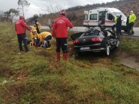 Susurluk'ta 4 Aracın Karıştığı Trafik Kazası Açıklaması 2 Yaralı