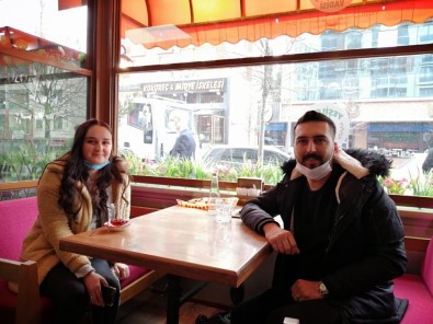 Genç Çift Covid Denetimindeki Başkandan Nikahlarını Kıyma Sözü Aldı