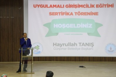 Gürpınar'da 'Uygulamalı Girişimcilik Eğitimi Sertifika Töreni' Yapıldı