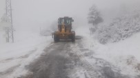 Manisa'nın Yüksek Kesimlerinde Karla Mücadele Devam Ediyor Haberi