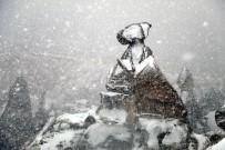 Mart Karı Peribacalarını Beyaza Bürüdü