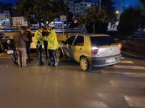 Motosiklet, Otomobile Çarptı Açıklaması 1 Yaralı