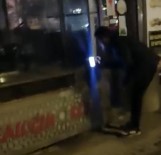 (Özel) İstanbul'da Restorana Girmeye Çalışan Hırsızın Suçüstü Yakalandığı Anlar Kamerada Haberi