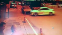 (Özel) Kırmızı Işıkta Geçen Taksi, Kadın Sürücünün Aracına Çarptı Haberi