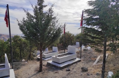 Tunceli Çemişgezek'te Şehit Kabirleri Yenilendi
