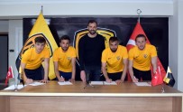 Aliağaspor FK 9 Yeni Oyuncuyla Kadrosunu Güçlendirdi Haberi