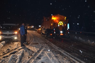 Antalya'da Kar Yağışı Başladı Antalya-Konya Karayolunda Kar Kalınlığı 20 Santime Ulaştı