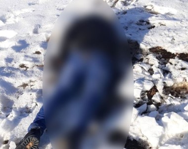 İran Sınırında Donmuş Erkek Cesedi Bulundu
