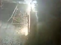 İstanbul'da Metro Hattında Korku Dolu Anlar Açıklaması Elektrik Telleri Havai Fişek Gibi Patladı