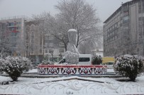 Kütahya Mart Ayını Karla Karşıladı