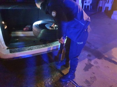 Kaçarken Polis Otosuna Çarpan Araçtan Tüfek Çıktı