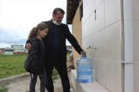 (Özel) Bir Liraya Bir Damacana Su Satıp 13 Öğrenciye Burs Verdi