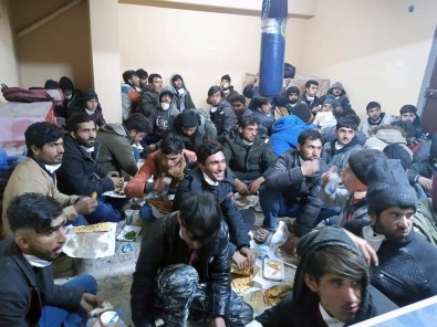 Şanlıurfa'da 82 Afgan Göçmeni Yakalandı Açıklaması 5 Gözaltı