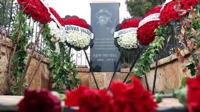 Aşık Veysel Ölümünün 48. Yılında Sivas'taki Mezarı Başında Anıldı