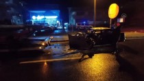 Düzce'de Tırla Çarpışan Otomobilin Sürücüsü Yaralandı