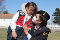 Jandarma Ekipleri Down Sendromlu Çocukları Unutmadı Haberi