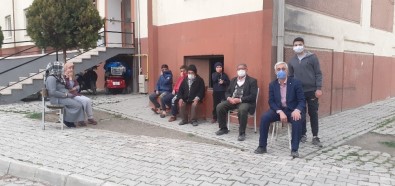 Osmancık'ta Vatandaşlar Sokak Köpeklerinden Tedirgin