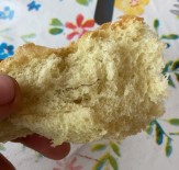 Yediği Ekmekten Çıkan Tel Hastanelik Etti Haberi