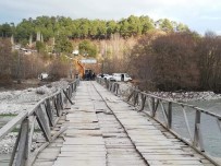 Ahşap Ve Yıkılma Tehlikesi Olan Hüsniye Köprüsü Artık Güvenli Haberi