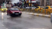 Edirne'de Sağanak Nedeniyle Cadde Ve Sokaklarda Su Birikintileri Oluştu