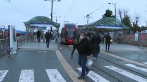 İstanbul'da Sokağa Çıkma Kısıtlamasının Sona Ermesiyle Trafik Yoğunluğu Arttı Haberi