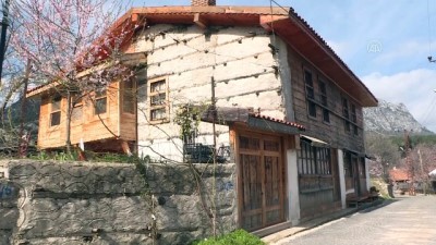 Antalya'nın Tarihi 'Düğmeli Evleri' Özgün Mimarisiyle Hem Yaşayanı Hem De Ziyaretçisini Mutlu Ediyor