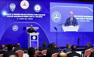 Bakan Soylu 'Bizimkiler Yine Avlanmaya Çıktı Ve Bir Av Yakaladı' Diyerek Dev Operasyonu Duyurdu