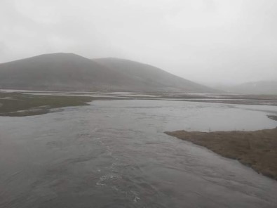 Bin 500 Rakımlı Yaylada Sağanak Sonrası Menderesler Taştı