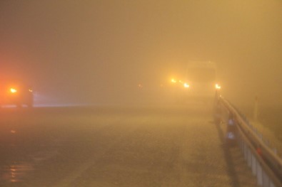 Denizli-Antalya Karayolunda Etkili Olan Kar Ve Sis Ulaşımı Olumsuz Etkiledi