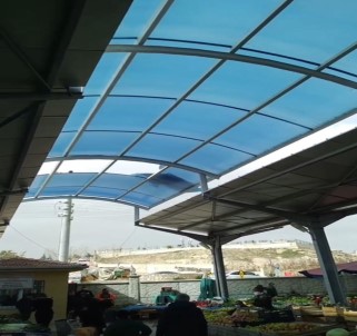 Fırtına Pazarcılara Zor Anlar Yaşattı