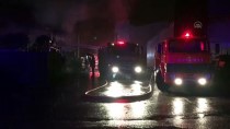 GÜNCELLEME - Sakarya'da Mobilyacılar Çarşısında Çıkan Yangın Kontrol Altına Alındı