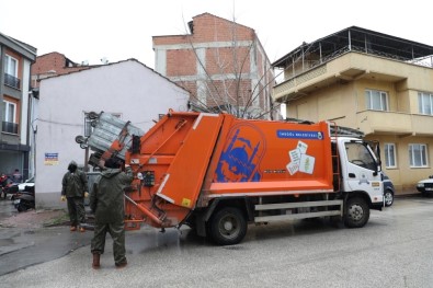 İnegöl'de Dakikada 40 Kilo Çöp Toplanıyor