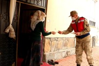 Jandarma Ekipleri En Ücra Noktalara Kadar Ulaşıp Vatandaşları Bilgilendiriyor Haberi